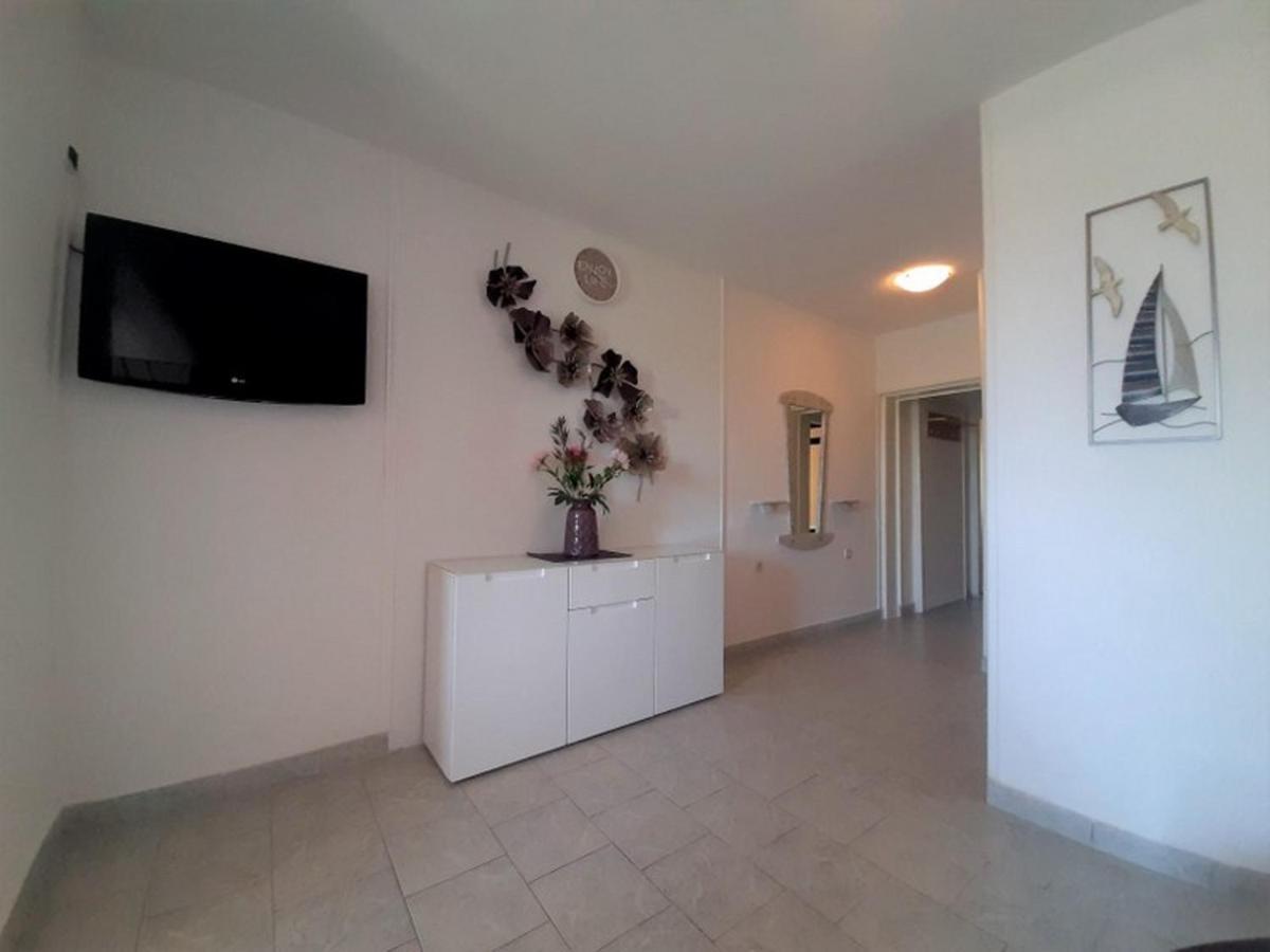 Apartments Nada Krk Island Bagian luar foto