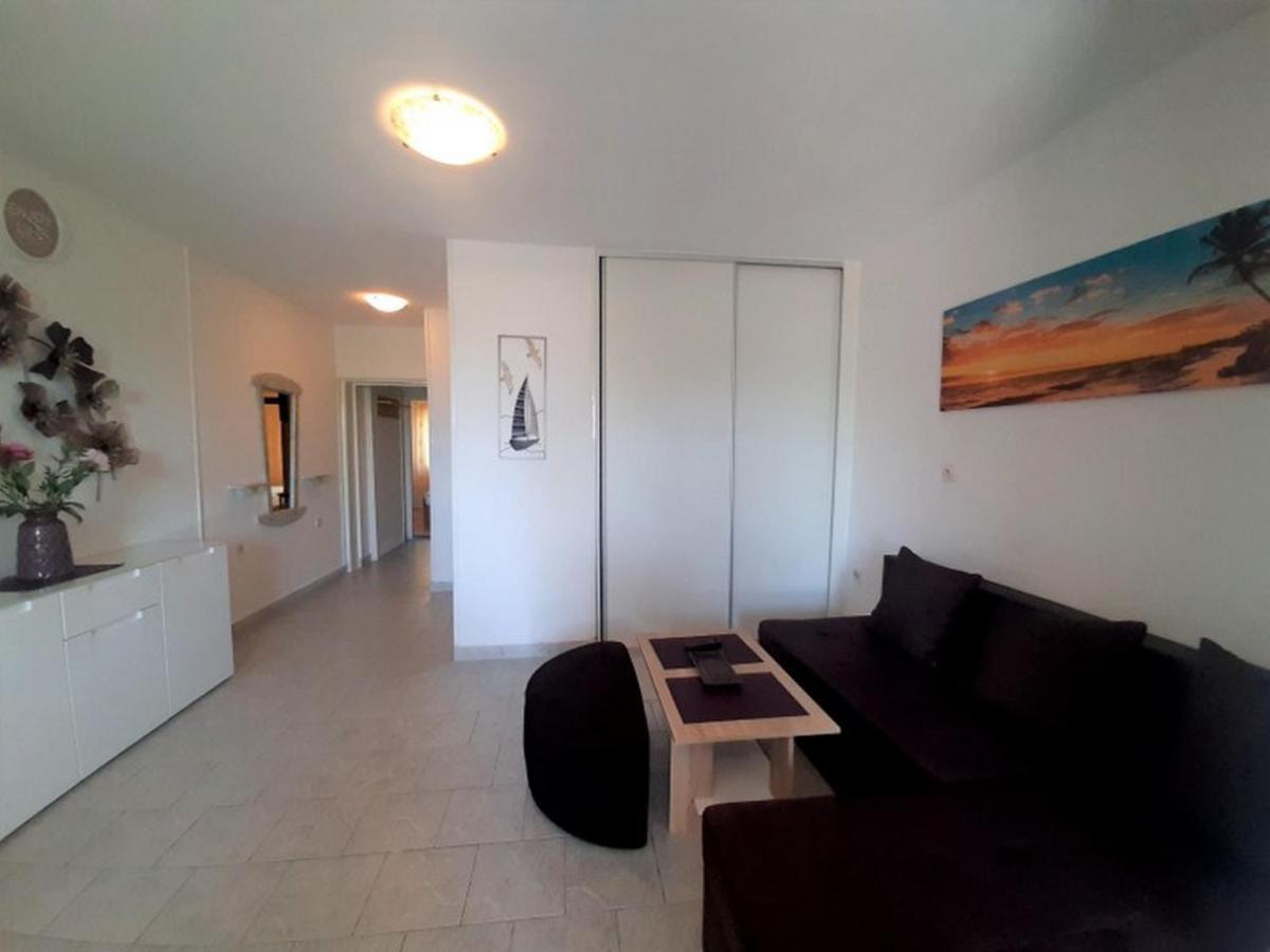 Apartments Nada Krk Island Bagian luar foto