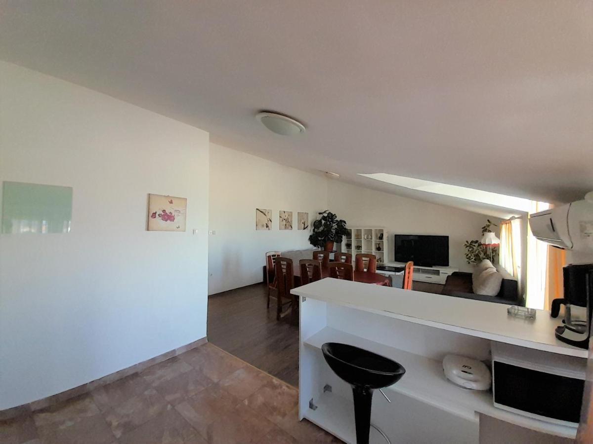 Apartments Nada Krk Island Bagian luar foto