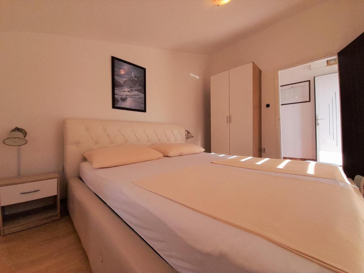 Apartments Nada Krk Island Bagian luar foto