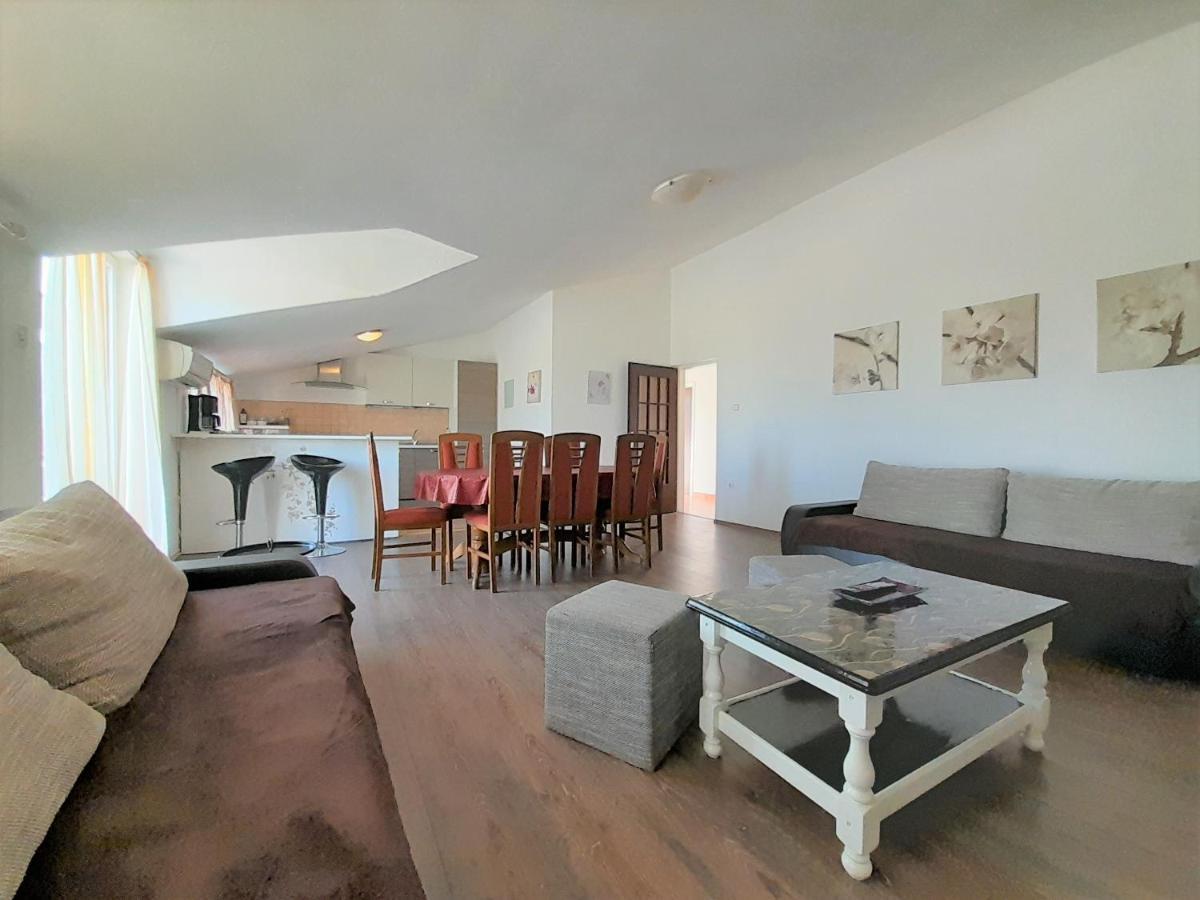 Apartments Nada Krk Island Bagian luar foto
